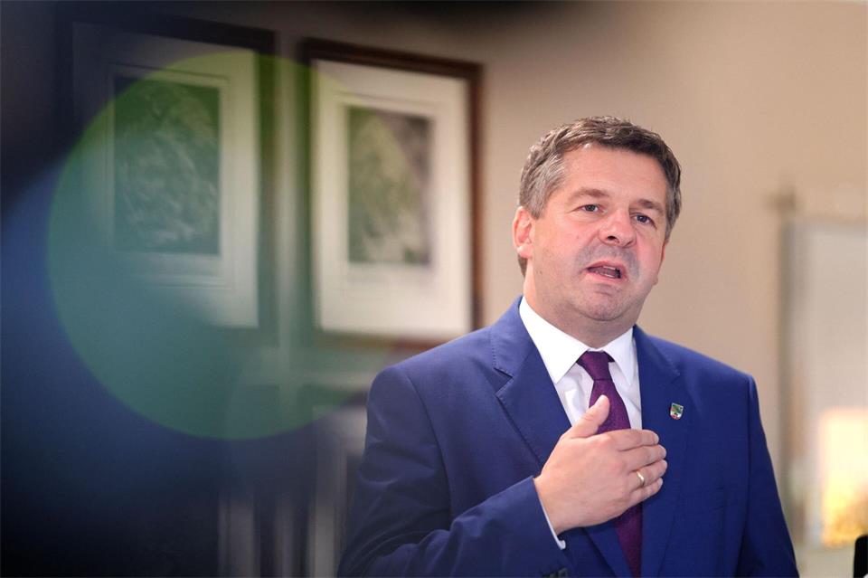 Sven Schulze, Noch-Ministerpräsident von Sachsen-Anhalt, hatte sich nach der Landtagswahl in einem Brief an Schnieder gewandt. (Archivbild)Matthias Bein/dpa