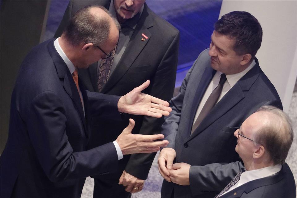 Sven Schulze sieht Hoffnung für die Produktion des Chemieunternehmens Domo Chemicals.Sebastian Willnow/dpa