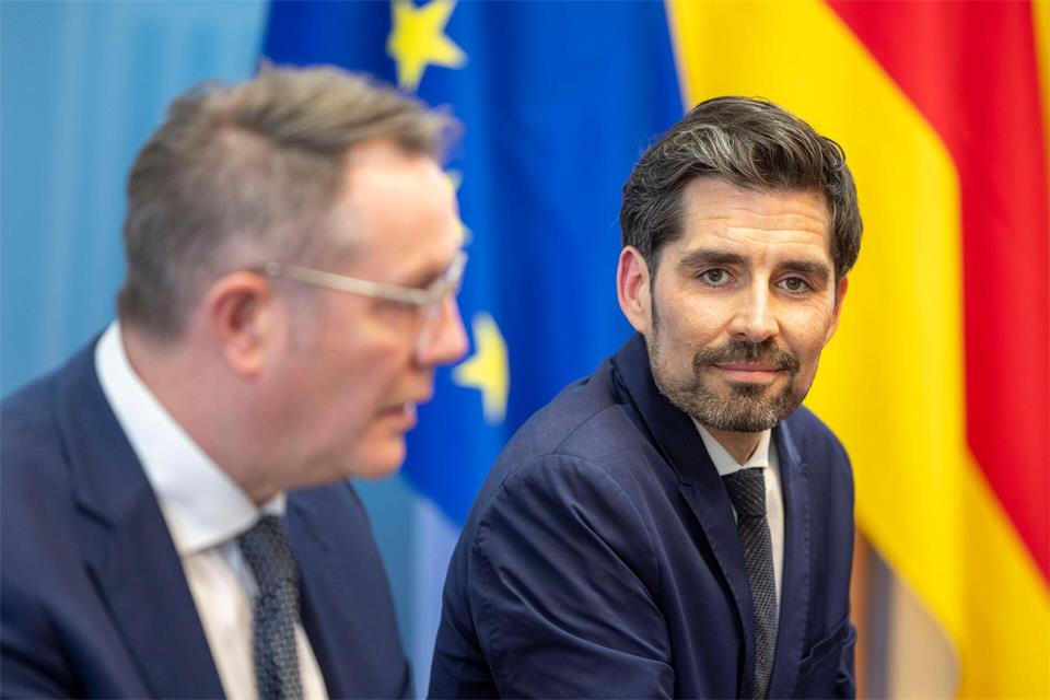 Sven Teuber will Minister für Kommunen, Bauen, Wohnen und Kultur bleiben. (Archivbild)Helmut Fricke/dpa