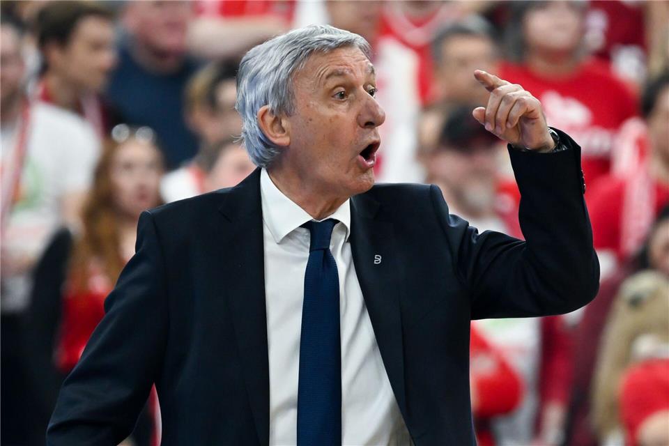 Svetislav Pesic und die Bayern-Basketballer verpassten das Pokal-Endspiel in eigener Halle.Sven Hoppe/dpa