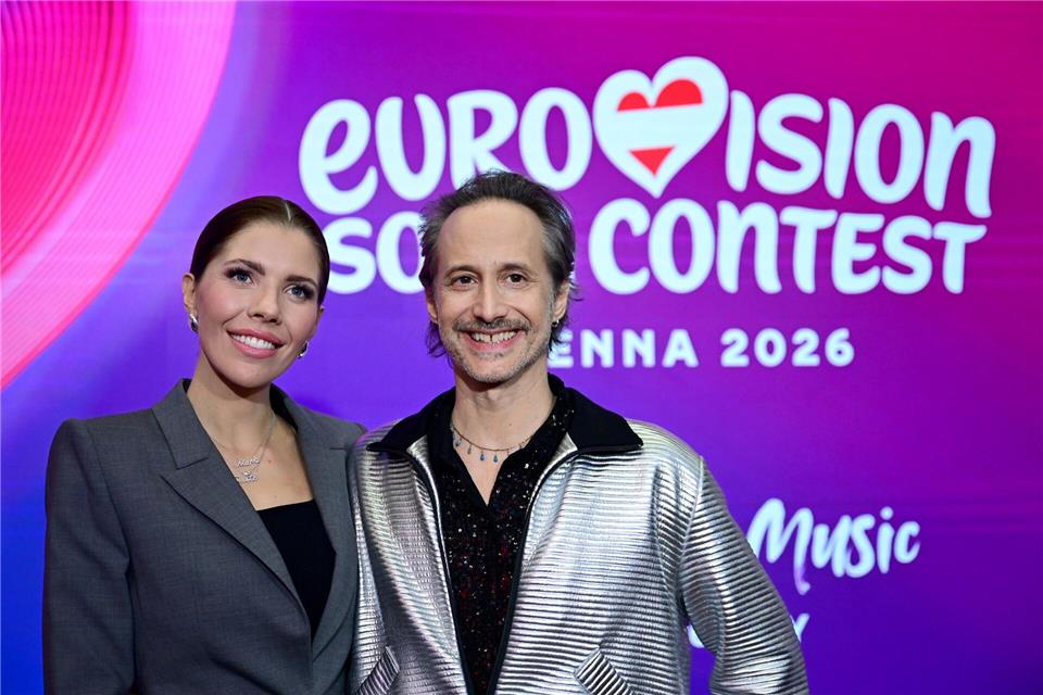 Swarovski und Ostrowski - das Moderatorenduo des ESC. (Archivbild)Roland Schlager/APA/dpa