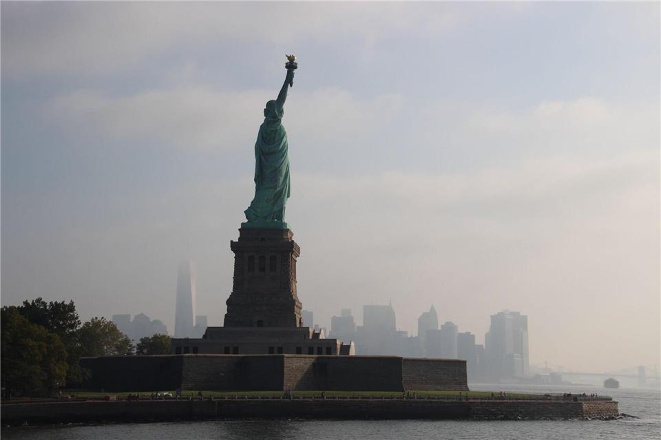 Symbol für unendliche Möglichkeiten: Die Freiheitsstatue steht seit 1886 im Hafen von New York.picture alliance/dpa