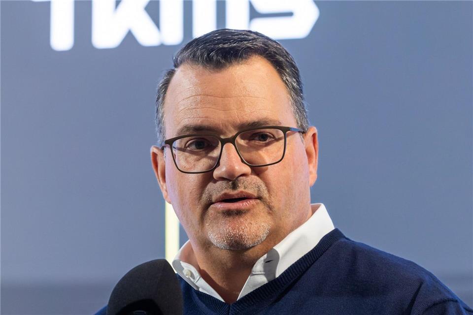 TKMS-Chef Burkhard hofft auf Aufträge zum Bau von Fregatten. (Archivbild) Ulrich Perrey/dpa