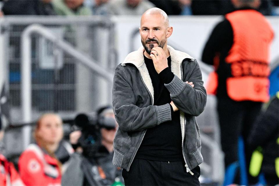 TSG-Coach Christian Ilzer ist als Krisenmanager gefordert.Uwe Anspach/dpa
