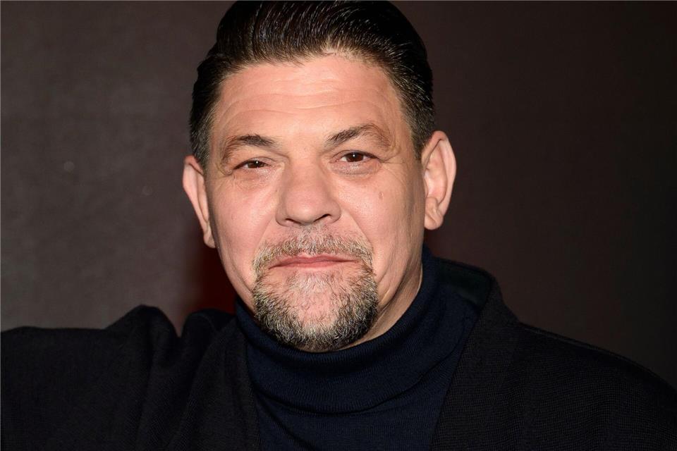 TV-Koch Tim Mälzer sorgt sich um die Zukunft seiner Kochshow „Kitchen Impossible“. (Archivbild)Gregor Fischer/dpa