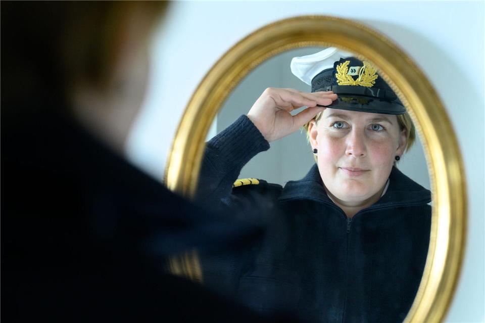 Taalke Middents ist aktuell die jüngste Kapitänin bei Hapag-Lloyd.Izabela Mittwollen/dpa
