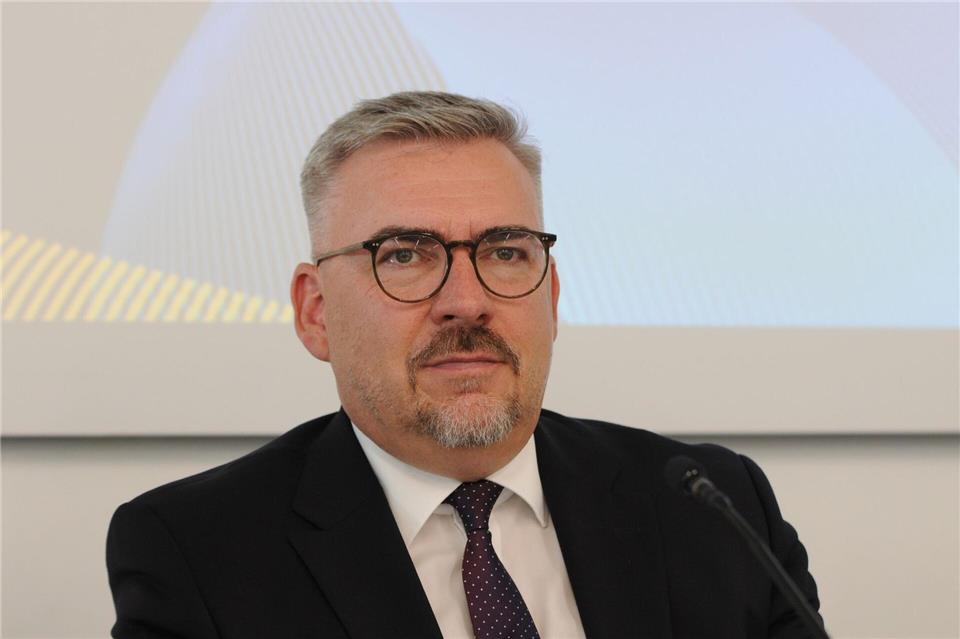 Tabaklobbyist Jan Mücke hält nichts von deutlich höheren Tabaksteuern.Wolf von Dewitz/dpa