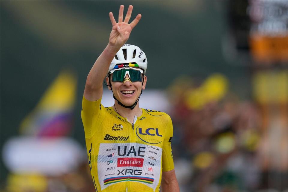 Tadej Pogacar gewinnt bereits seine vierte Etappe bei der Tour 2026.Mosa’ab Elshamy/AP/dpa