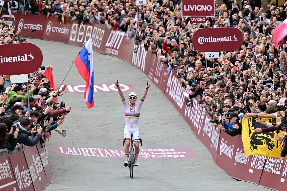 Tadej Pogacar gewinnt das Rennen zum vierten Mal.Dirk Waem/Belga/dpa