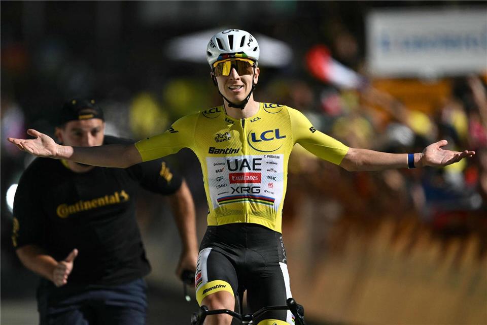 Tadej Pogacar siegt in Alpe d’Huez.Jeff Pachoud/AFP/dpa