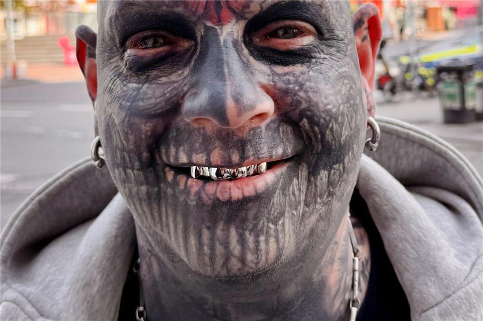 Tätowierer Marco Apfler ist eine Kiez-Bekanntheit.Wolfgang Stelljes/dpa-tmn