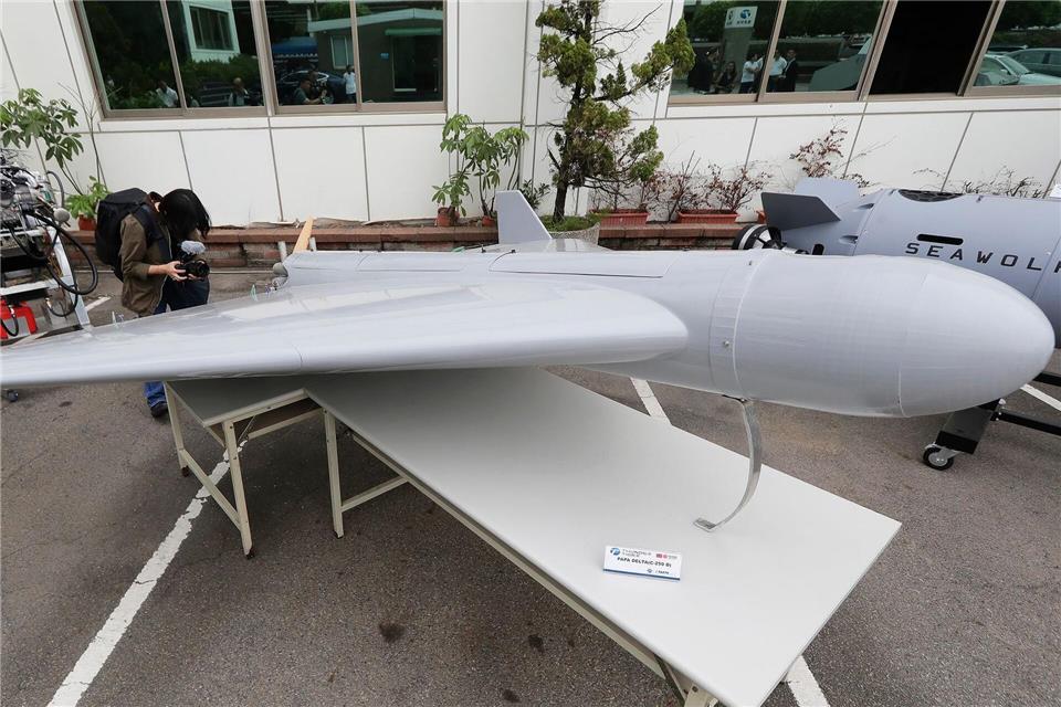 Taiwan will in mehr Drohnenproduktion investieren. (Symbolbild) ChiangYing-ying/AP/dpa