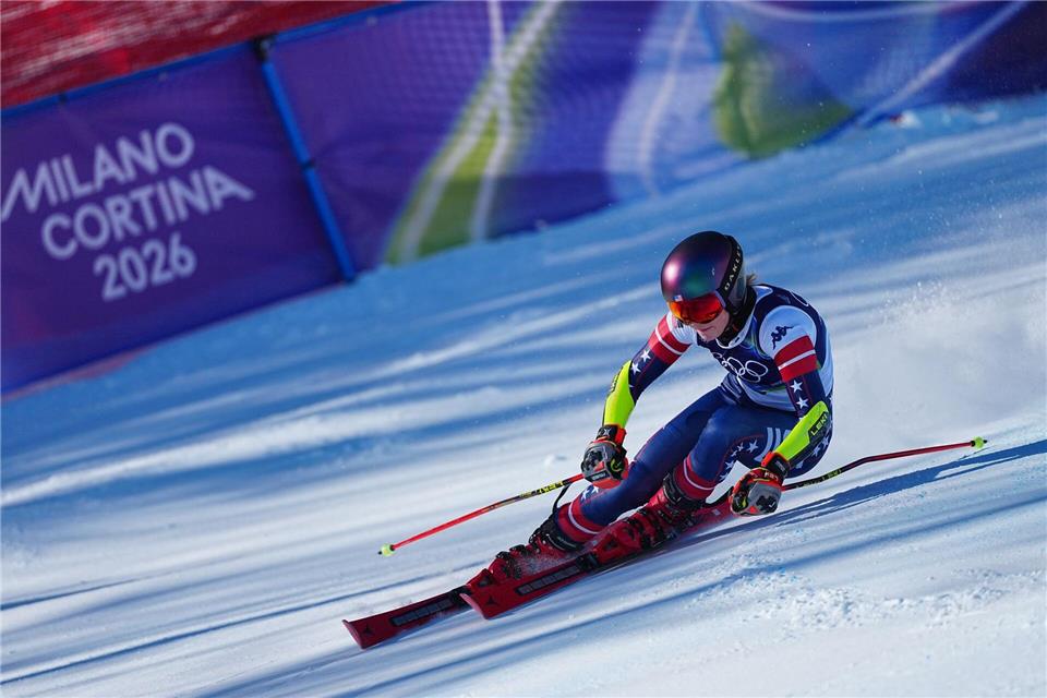 Talwärts -  Mikaela Shiffrin fährt im ersten Lauf beim Riesenslalom.Michael Kappeler/dpa