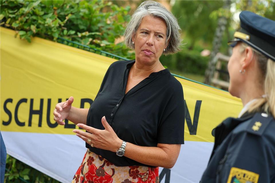 Tamara Zieschang war beim Auftakt der Verkehrssicherheitsaktion „Sicherer Schulweg“.Peter Gercke/dpa