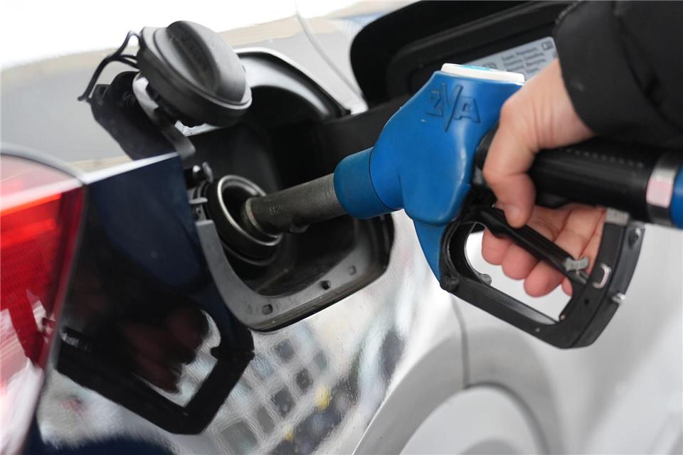 Tanken ist zuletzt deutlich teurer geworden. (Symbolbild) Marcus Brandt/dpa