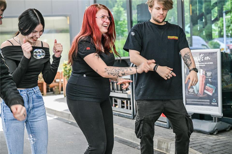 Tanken macht mit Musik mehr Spaß.Jason Tschepljakow/dpa