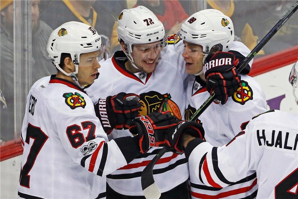 Tanner Kero (l) spielte einst in der NHL für die Chicago Blackhawkspicture alliance / Gene J. Puskar/AP/dpa