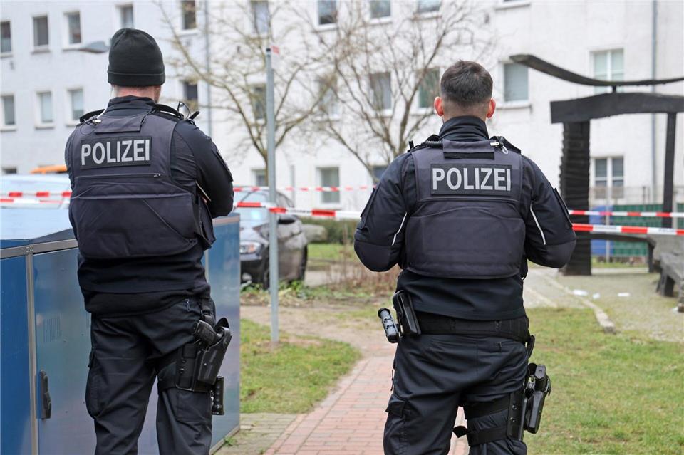 Tatort: Eine Frau wurde bei dem Angriff in Rostock schwer verletzt. (Archivbild)Bernd Wüstneck/dpa