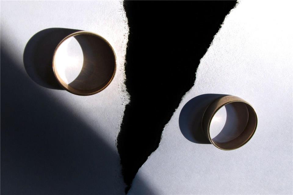 Tauchen später neue Erkenntnisse auf, soll es beim Versorgungsausgleich zwischen Ex-Partnern künftig Änderungen geben können. (Symbolbild)Karl-Josef Hildenbrand/dpa