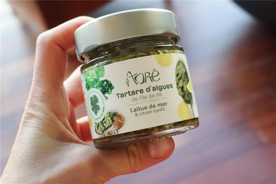 Taugt als Souvenir: Algentartar von der Île de Ré im Glas.Deike Uhtenwoldt/dpa-tmn
