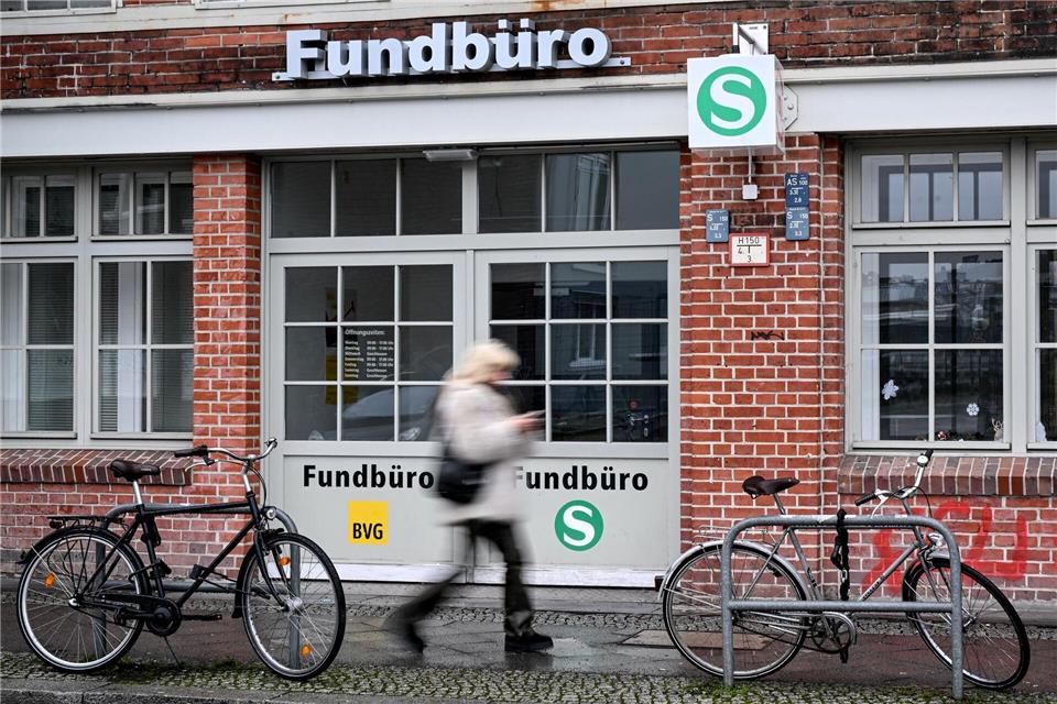 Tausende Gegenstände wurden in diesem Jahr in Berlin abgegeben. (Archivbild)Britta Pedersen/dpa