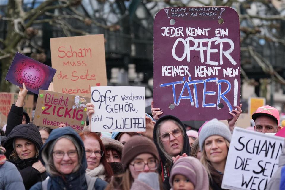 Tausende Menschen versammeln sich seit Tagen in ganz Deutschland auf den Straßen. (Archivbild)Marcus Brandt/dpa