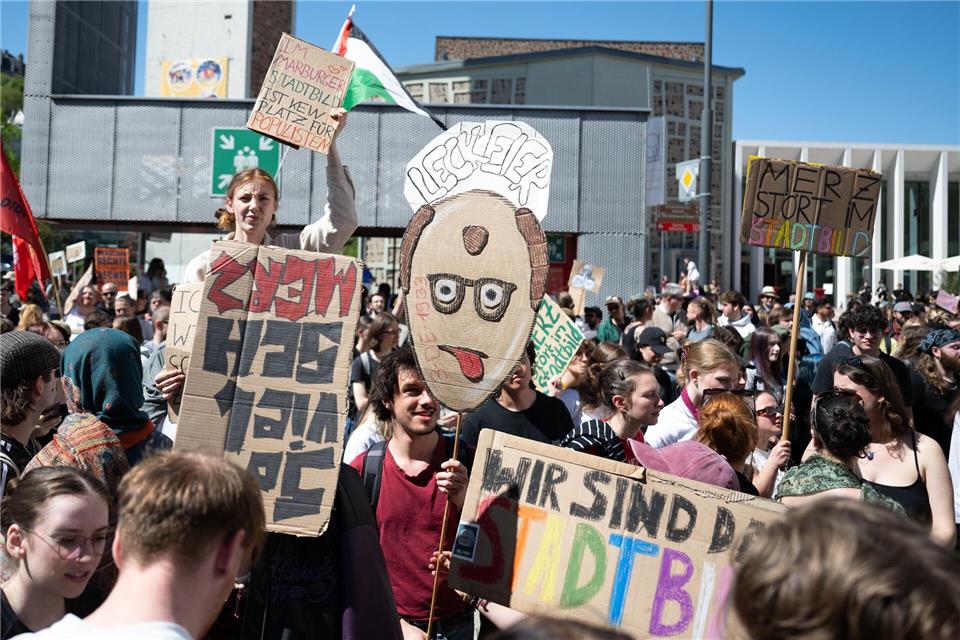 Tausende demonstrierten gegen die Politik der Bundesregierung.Florian Wiegand/dpa