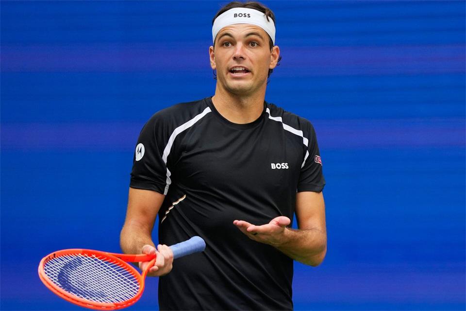 Taylor Fritz hadert mit seinem Spiel. Yuki Iwamura/AP/dpa