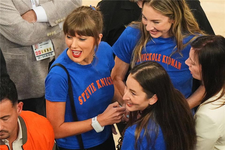 Taylor Swift trug ihr ganz eigenes Fan-Shirt.Frank Franklin II/AP/dpa