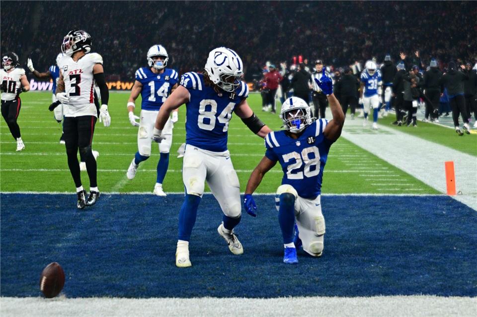 Taylor (r.) zeigte eine überragende Leistung.Sebastian Christoph Gollnow/dpa