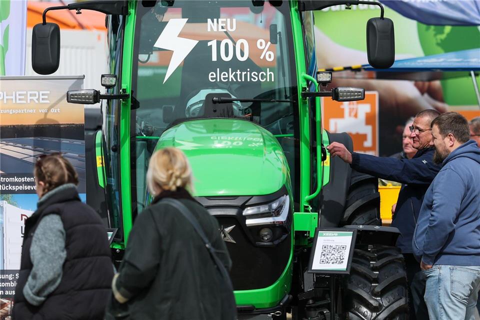 Technische Innovationen sollen die Landwirtschaft effizienter und zukunftsfähiger machen.Jan Woitas/dpa