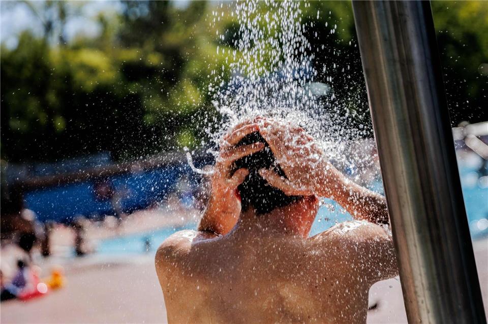 Teilweise sollen die Temperaturen am Sonntag noch einmal auf 31 klettern. (Symbolbild)Carsten Koall/dpa