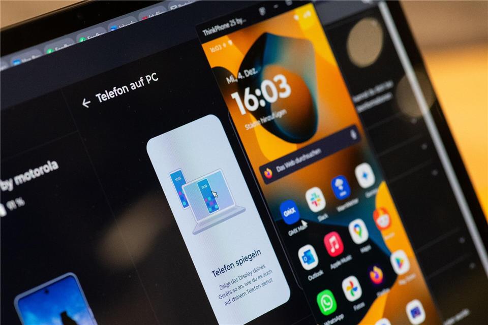 Telefon auf PC heißt die Option von Smart Connect, mit der sich das Smartphone inklusive aller Apps auf dem PC spiegeln lässt.Franziska Gabbert/dpa-tmn