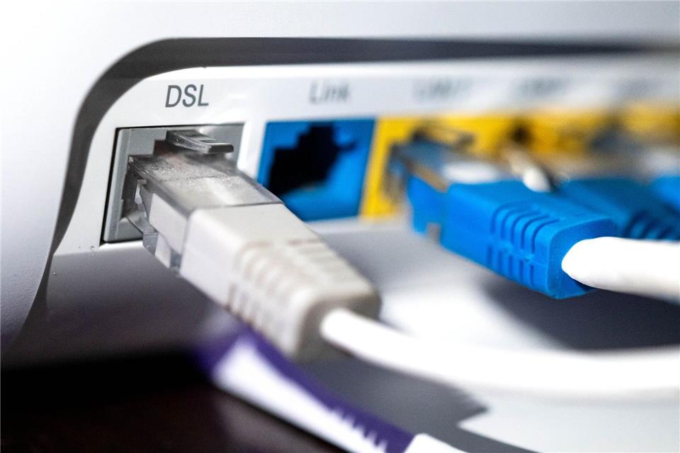 Telekommunikationsanbieter sind gesetzlich verpflichtet, die Leistung am neuen Wohnsitz bereitzustellen, ohne die vereinbarte Laufzeit oder sonstige Vertragsinhalte zu ändern.picture alliance/dpa