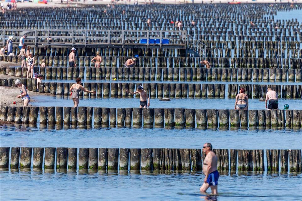 Temperaturen von über 40 Grad erwartet der DWD eher ab Freitag.Jens Büttner/dpa