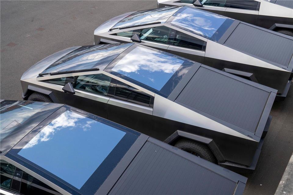 Teslas Cybertruck polarisierte sofort mit seinem ungewöhnlichen Design. (Archivbild) Scott Brauer/ZUMA Press Wire/dpa