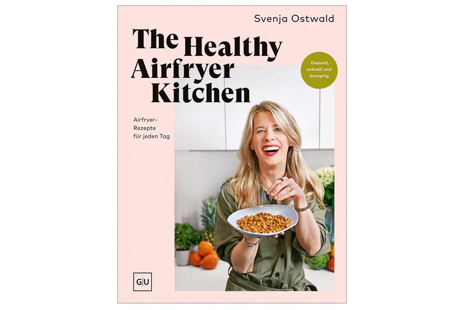 „The Healthy Airfryer Kitchen - Gesund, schnell und knusprig - Airfryer Rezepte für jeden Tag“, Svenja Ostwald, Gräfe und Unzer Verlag, 160 Seiten, 26 Euro, ISBN 978-3-7589-0589-6Gräfe und Unzer Verlag/dpa-tmn
