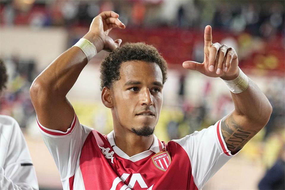 Thilo Kehrer spielt künftig für Ajax Amsterdam. (Archivbild)Laurent Cipriani/AP/dpa