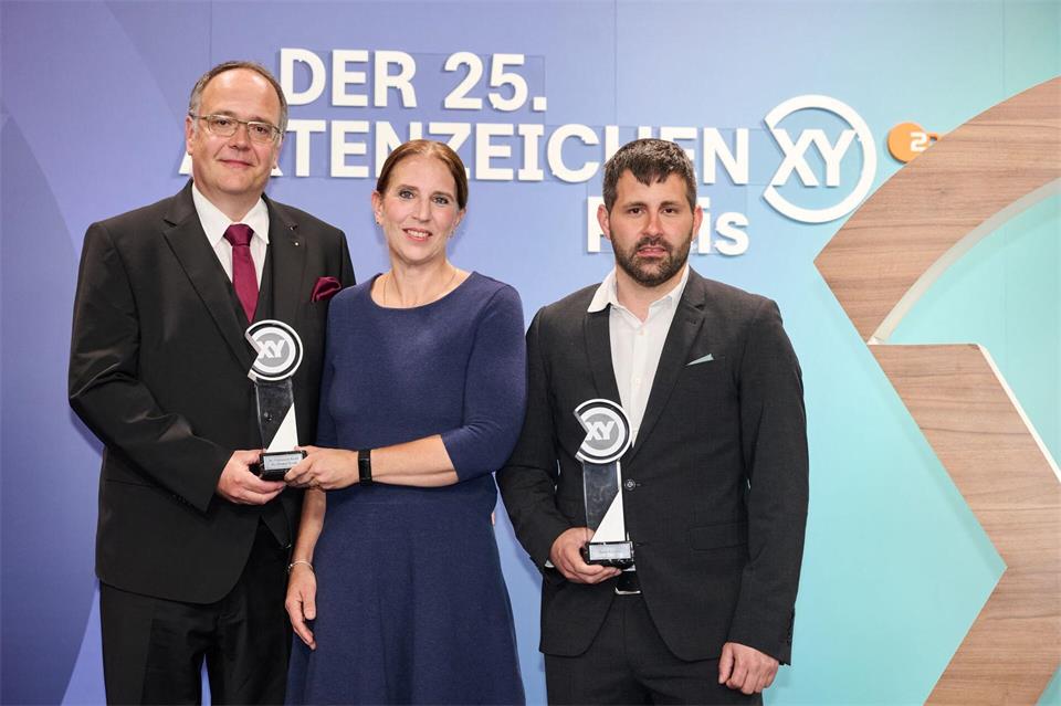 Thomas Krull (l-r), Annemarie Krull und Daniel Karstens stoppten einen Messerangriff.Sebastian Christoph Gollnow/dpa