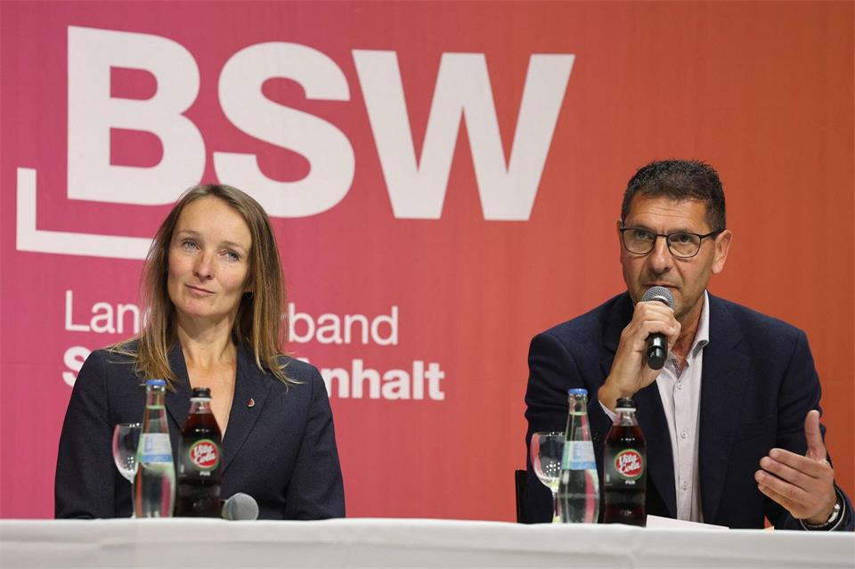 Thomas Schulze und Claudia Wittig (beide BSW) wollen mit der AfD sprechen. (Archivbild)Peter Gercke/dpa
