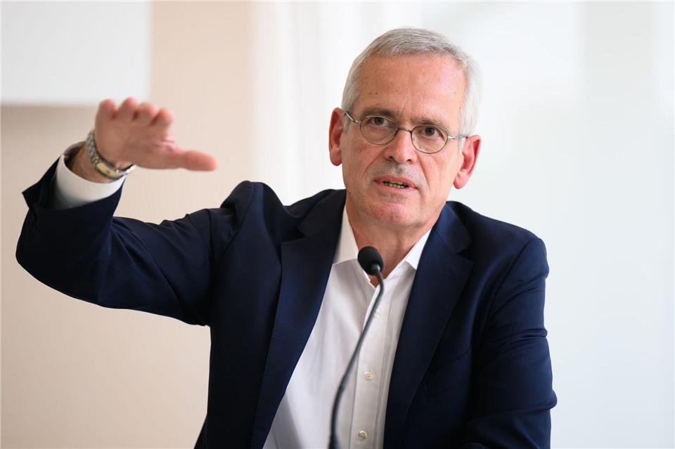 Thomas Weidinger hat seinen Rücktritt als Vorsitzender der Freien Wähler in Sachsen erklärt (Archivbild).Robert Michael/dpa