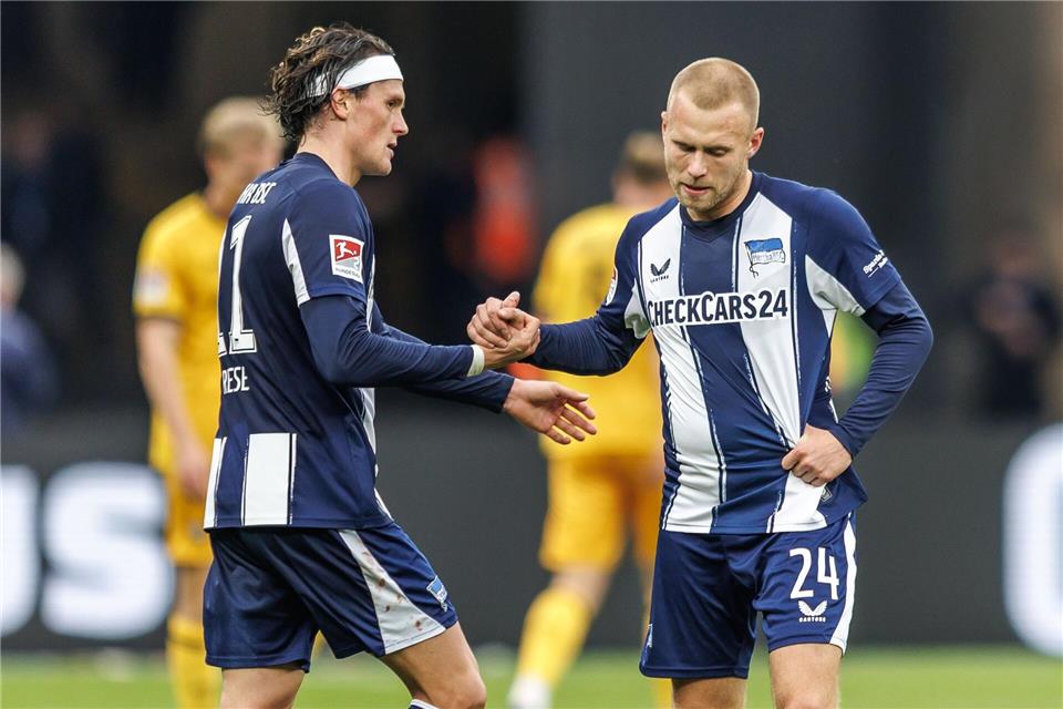 Thorsteinsson (r) verlässt die Hertha vorerst. (Archivbild)Andreas Gora/dpa