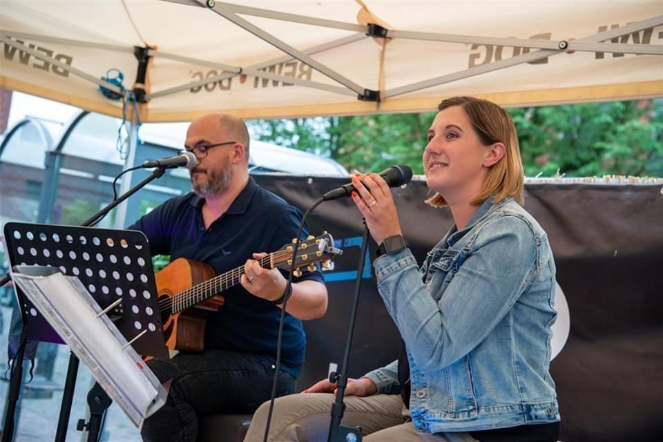 Thorsten Steinmann und Elena Küper werden am Samstag bekannte Hits spielen.