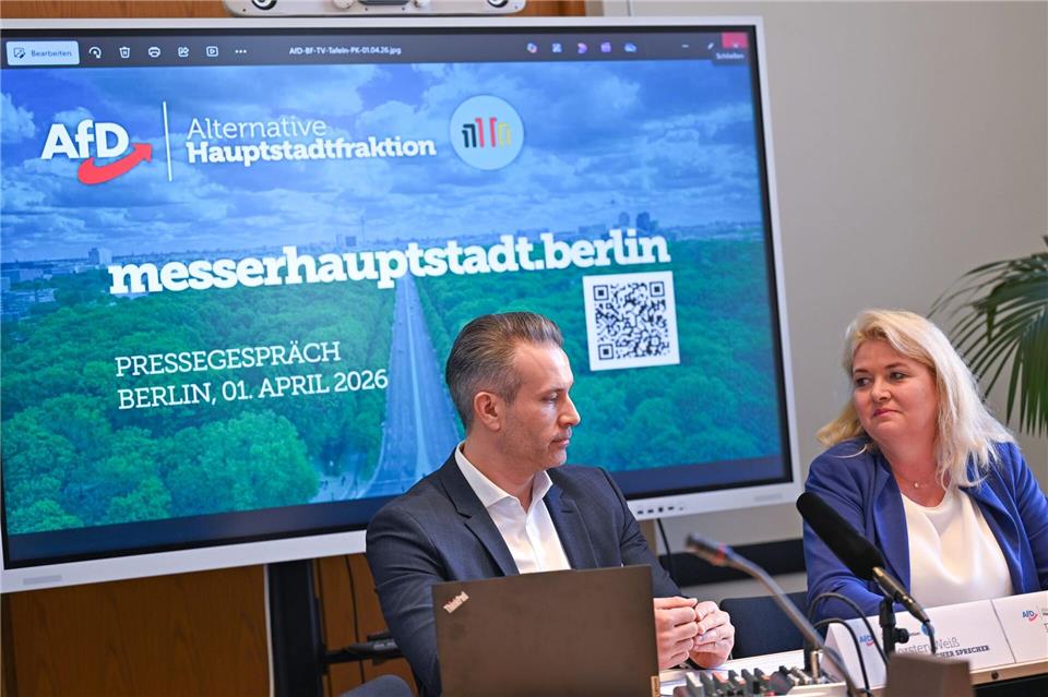 Thorsten Weiß, innenpolitischer Sprecher der Berliner AfD-Fraktion, und Fraktionsvorsitzende Kristin Brinker bei einer Pressekonferenz.Michael Brandt/dpa