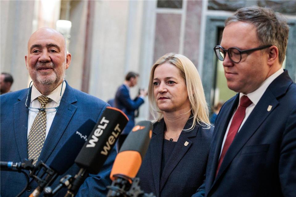 Thüringen will eine Strafbarkeitslücke bei verfassungsfeindlichen Symbolen an Schulen schließen.Carsten Koall/dpa