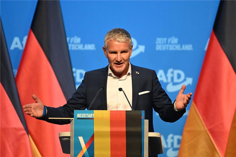 Thüringens AfD-Chef Höcke hat über einen engen Vertrauten im Bundesvorstand an Einfluss in der Partei gewonnen. (Archivbild) Katharina Kausche/dpa