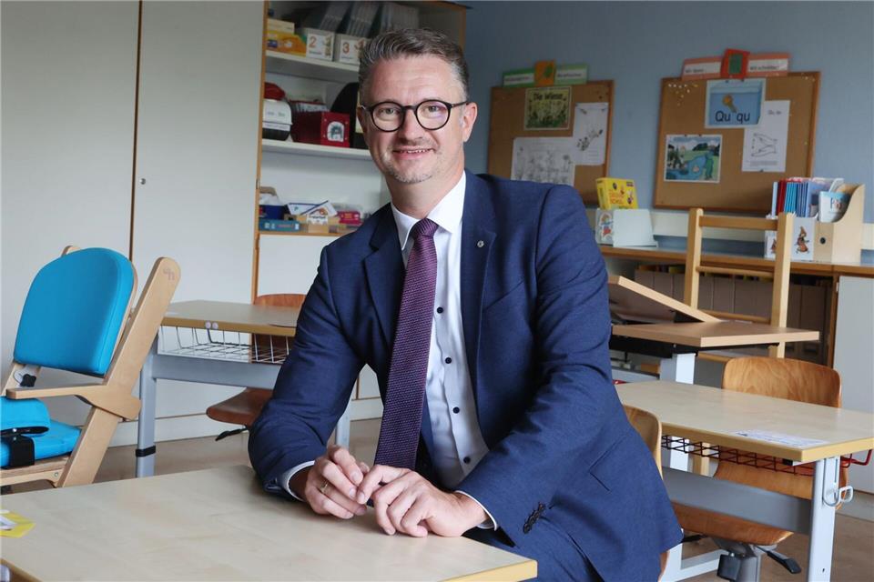 Thüringens Bildungsminister Christian Tischner (CDU) will sich mit seinen Amtskollegen aus den Nachbarländern Sachsen und Sachsen-Anhalt über gemeinsame Herausforderungen austauschen. (Archivbild)Bodo Schackow/dpa