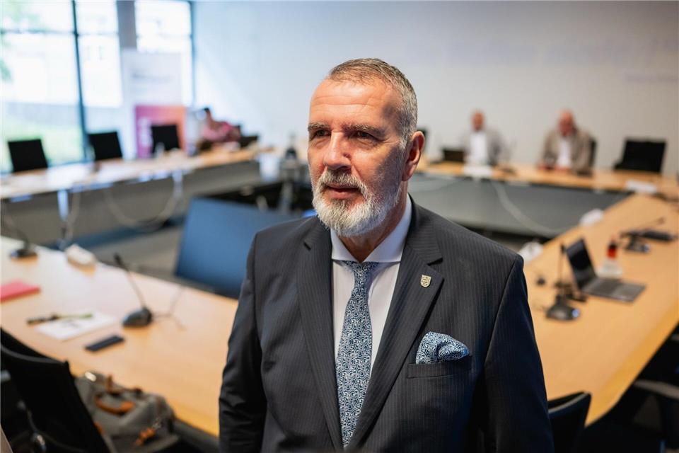 Thüringens Digitalminister Steffen Schütz (BSW) blickt kritisch auf Forderungen seines Bundesparteivorstands. Jacob Schröter/dpa