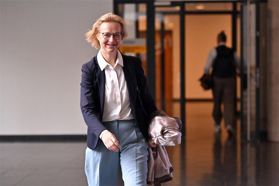 Thüringens Finanzministerin Katja Wolf (Thüringen.Gerecht) verbucht die Grundsteuerreform in Thüringen als Erfolg. (Archivbild) Martin Schutt/dpa
