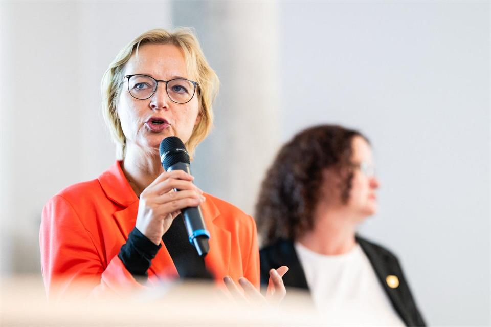 Thüringens Finanzministerin Katja Wolf hat eine neue Partei mitgegründet.Jacob Schröter/dpa